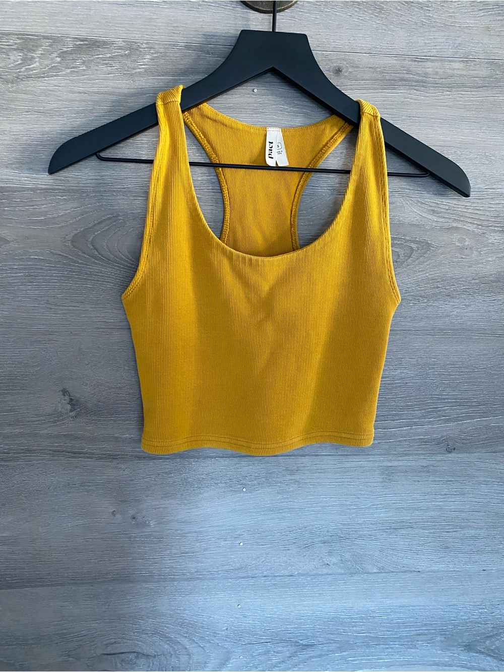 Pact Ribbed Scoop Crop Tank